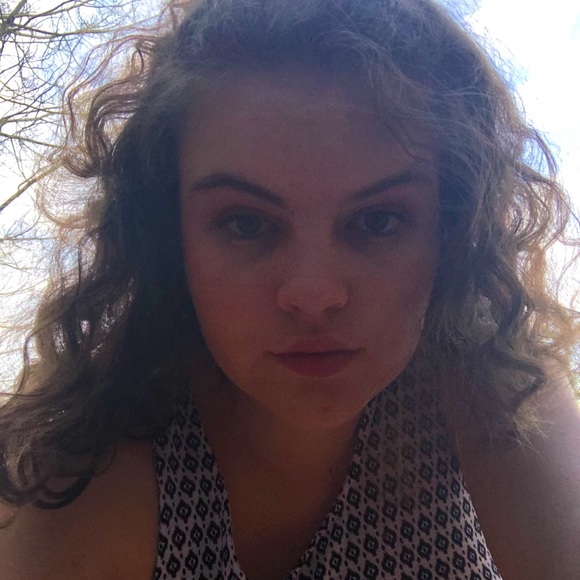 Meet your Posher, Maggie - Picture 2 of 4